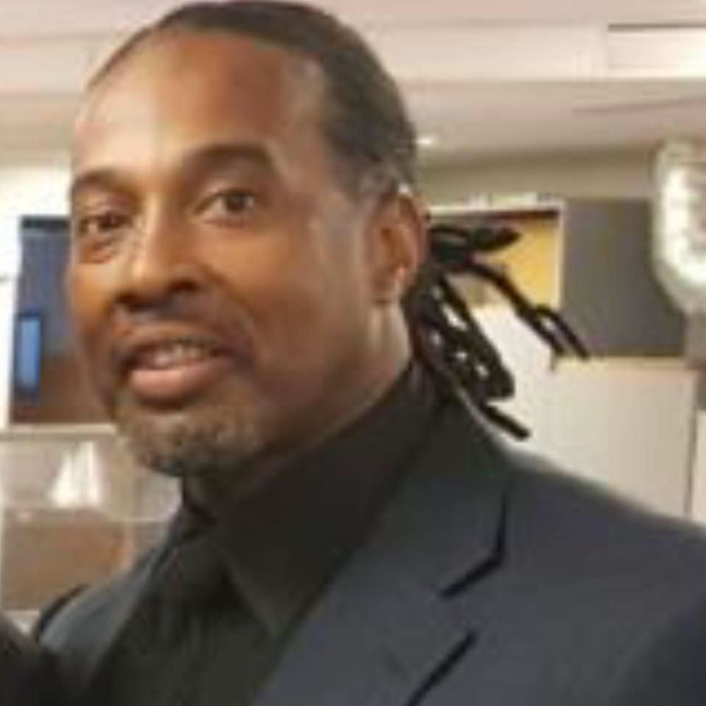 Meet your Posher, Levi